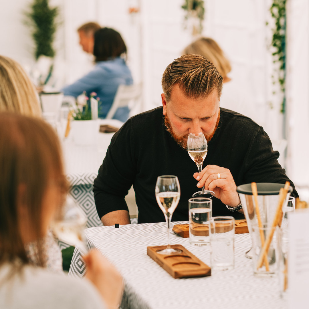 Visit Essex (@visitessex) on Twitter photo #MakeitEssex One of Essex's best kept secrets, <a href="/saffrongrange/">Saffron Grange</a> is a family-run vineyard nestled in the sloping hills of the countryside just outside of Saffron Walden. Learn more > bit.ly/3uJAzuY #MakeitEssex One of Essex's best kept secrets, <a href="/saffrongrange/">Saffron Grange</a> is a family-run vineyard nestled in the sloping hills of the countryside just outside of Saffron Walden. Learn more > bit.ly/3uJAzuY