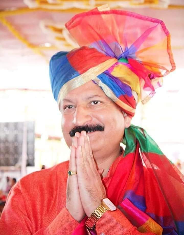 LahuBhogil's tweet photo. #बांधिलकी_सर्वसामान्यांच्या_हिताशी.
शेतकरी,कष्टकरी,युवकांच्या.......सर्वांगीण विकासासाठी! 
#मिशनधाराशिव #लोकसभा 
मा. Sujitsingh Thakur साहेब

@Dev_Fadnavis 
@cbawankule
@BJP4Maharashtra https://t.co/8il4pwxDUC