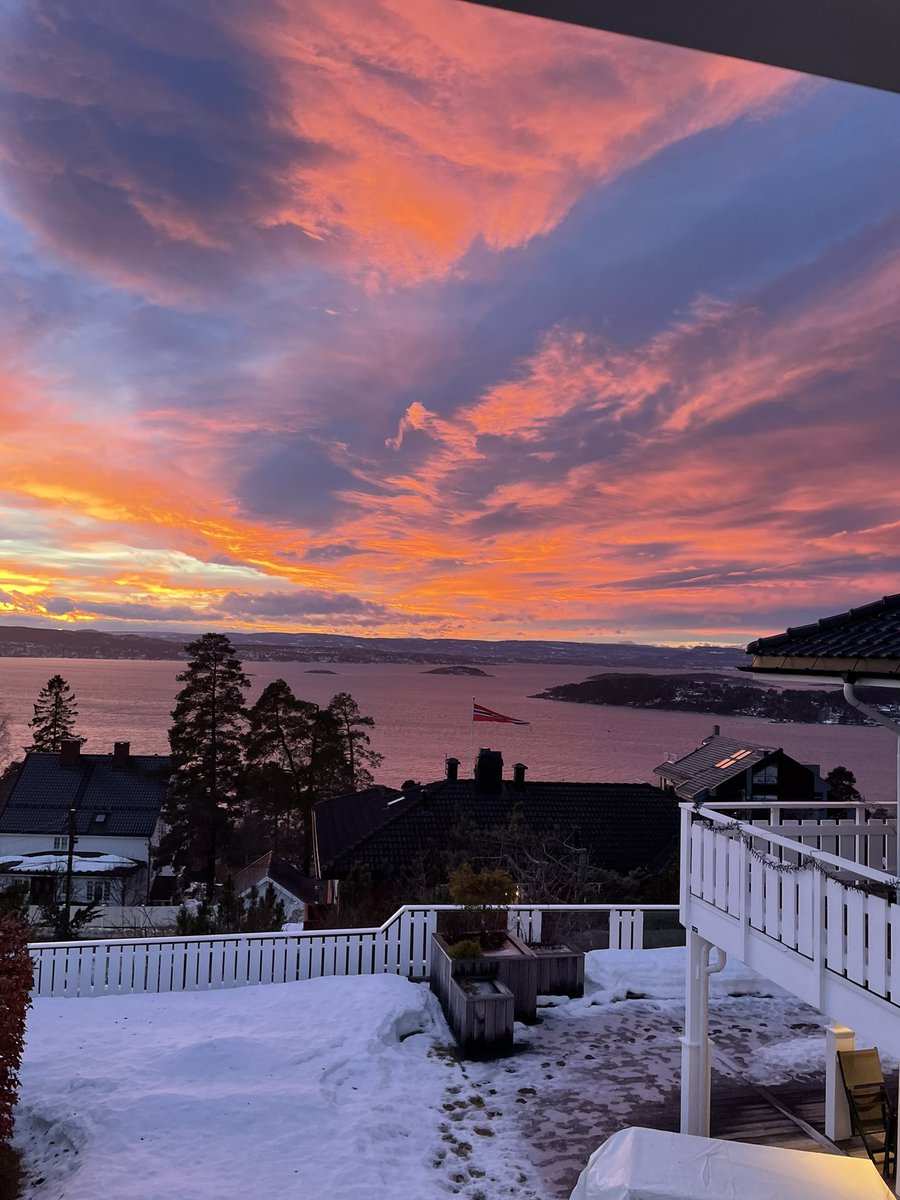 I dag var det rødglødende himmel for å varme opp for våren! Kan vi stole på det?
