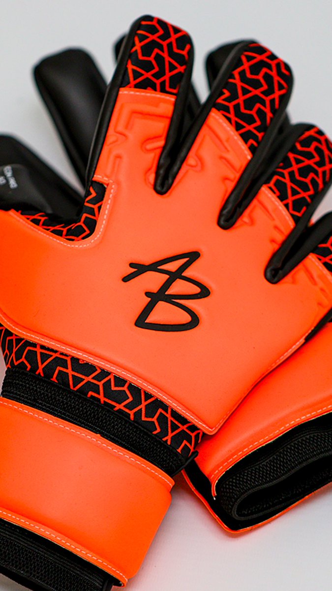 Kickstarting the weekend with a 💥 as we unveil our latest gloves, the Icon Fire, in vibrant high-visibility orange 🟠⚫️ #goalkeepers #goalkeepergloves #fire #eflchampionship #brand ab1gk.com/shop/ab1-goalk…