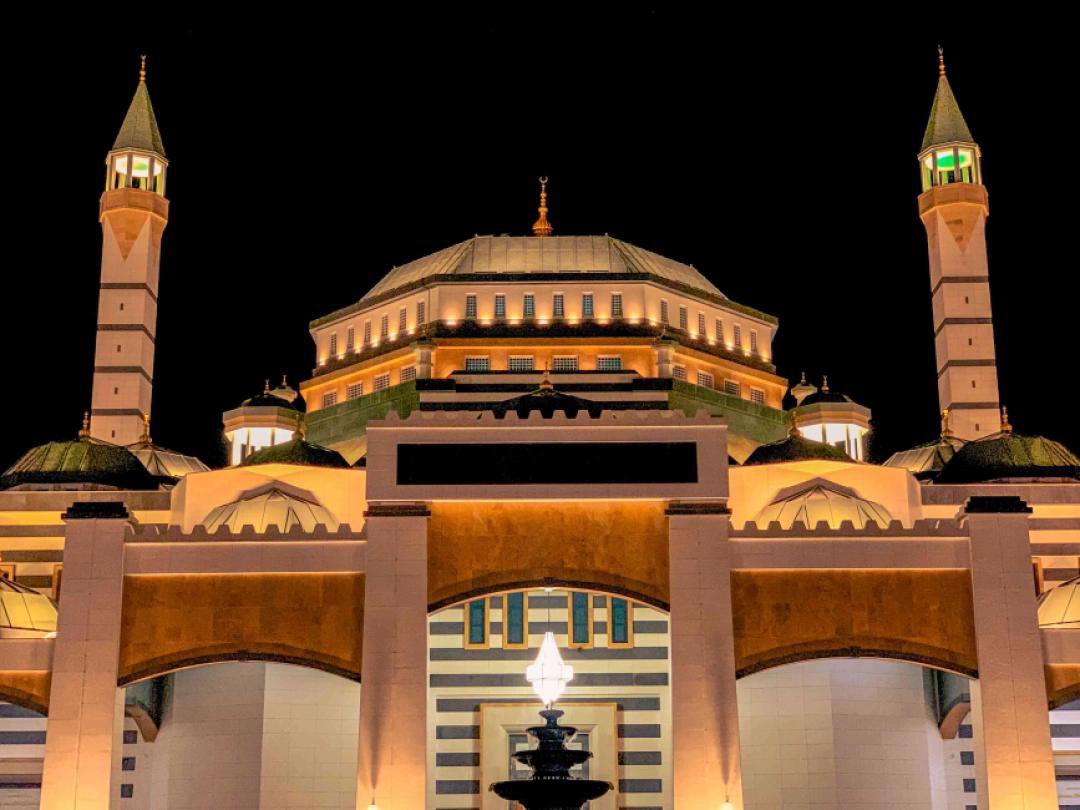 İyi geceler #Diyarbakır 🌙 

🔗 ikigozumdiyarbakir.com
📸 Hüseyin Avcı

📍Selahaddin Eyyubi Cami

#KeremKe