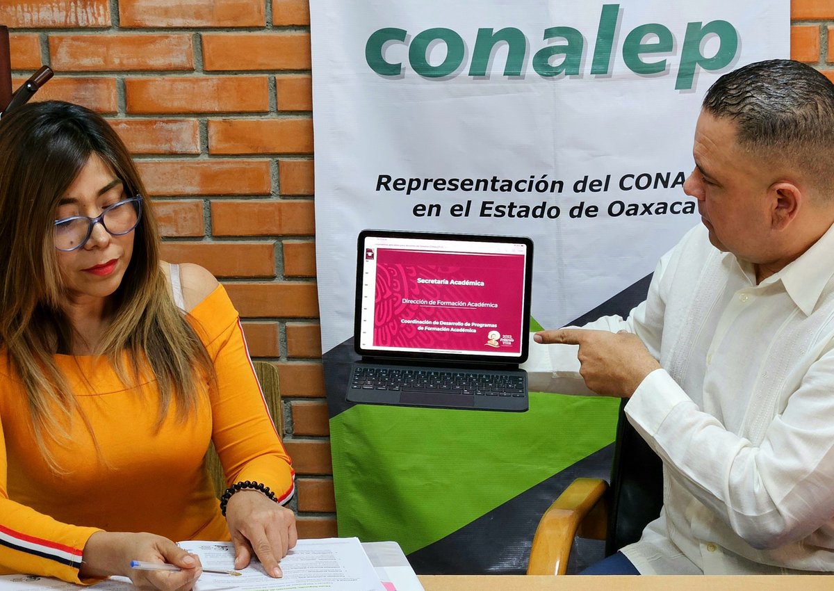 Conalep_Oaxaca's tweet photo. Hoy el titular del #ConalepOaxaca, Capi, @CarlosSarabiaC, reúne a los Jefes de Proyecto de la RCEO para el análisis de los "Lineamientos Aplicables para Docentes del Sistema CONALEP"... 

#TransformandoCONALEP
#Docentes
#Educación
#CONALEP

@ManuelEspino https://t.co/ySR3fEK7B6