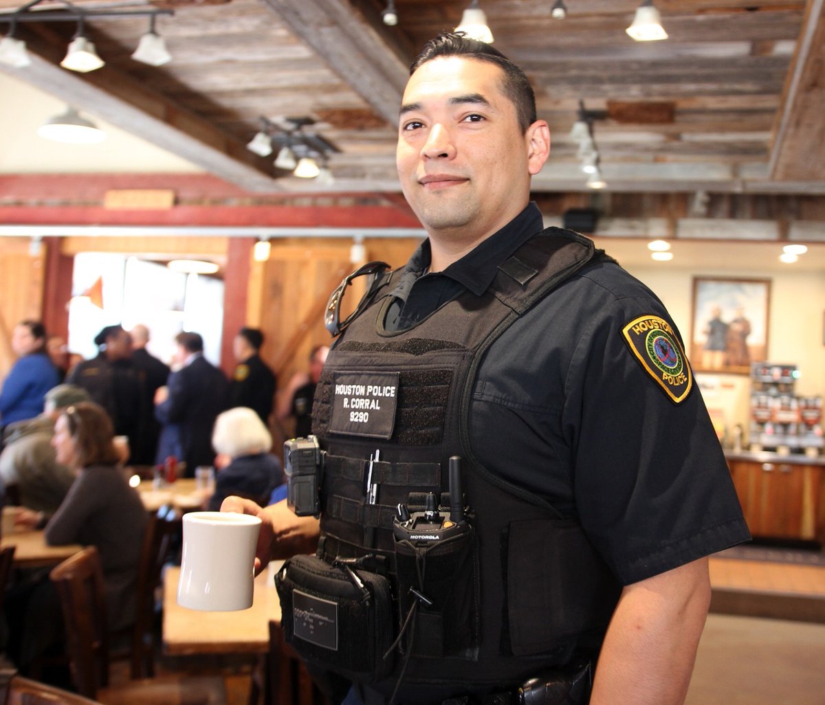 EnergyCorridor's tweet photo. Earlier this week, The Energy Corridor District sponsored Coffee With a Cop and Council Member by @houdistrictg and officers from @houstonpolice's Westside Division.
This event saw record attendance, paving the way for more impactful gatherings in the future.
#ThriveHere https://t.co/vz3CCtfvpT