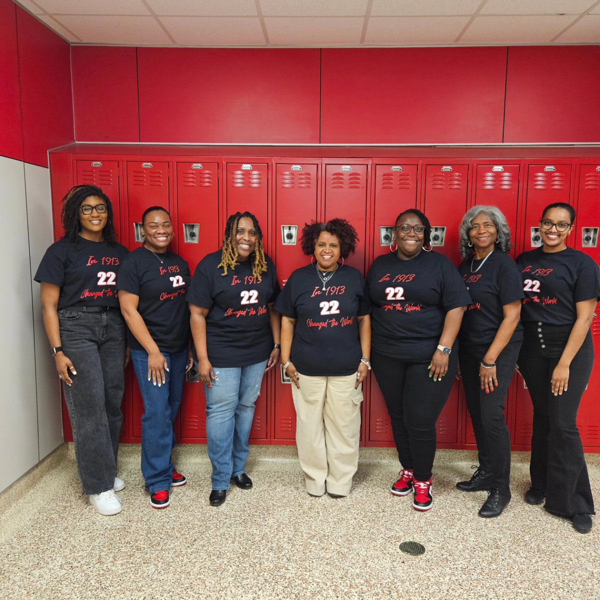 levidoc07's tweet photo. Happy Black History Friday from the MacArthur Deltas! #J13 #dsteducators #MPND #myaldine @sshowers_s @drgoffney https://t.co/ETrgN3RPWv