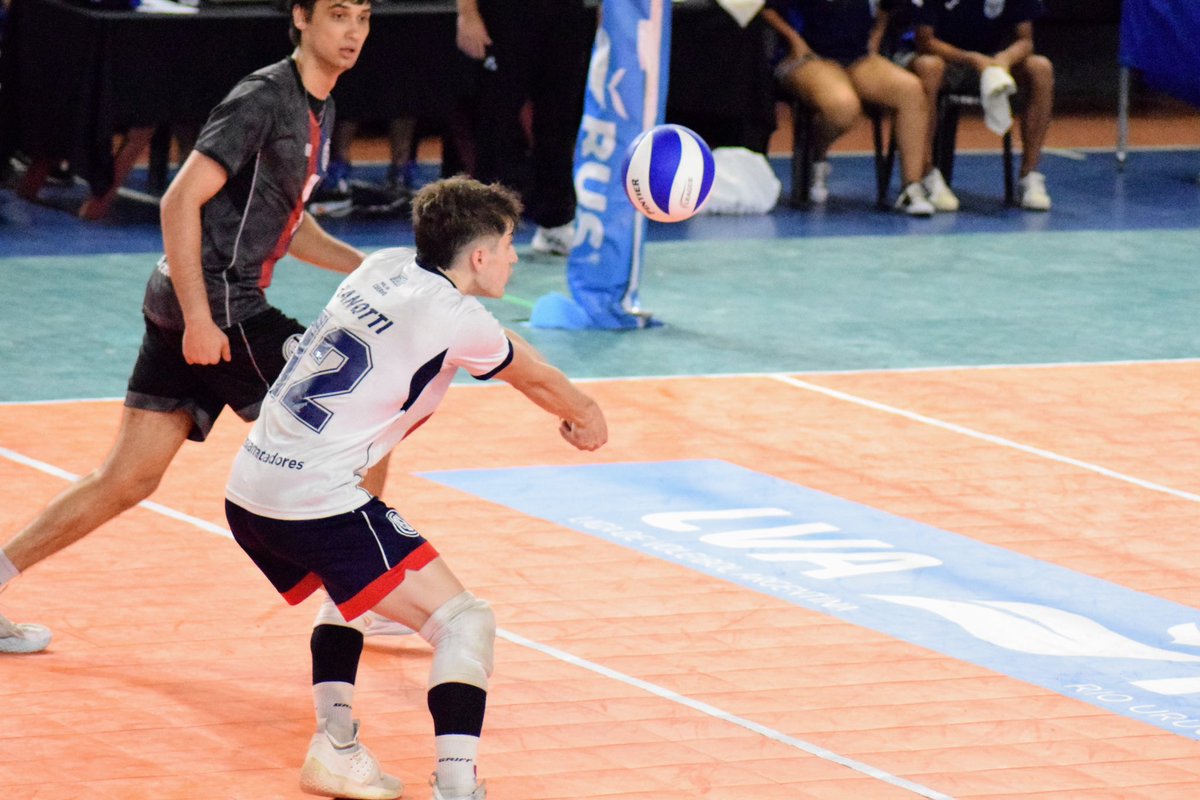 CASLAMatadores's tweet photo. Liga de Voleibol Argentina.

🏐 Final del segundo set

Obras de San Juan: 23
#SanLorenzo: 25

💻 ¡Mirá el encuentro en vivo! ▶️ https://t.co/iNhA6yidqU 

📸 @VoleyACLAV 

#VamosLosMatadores 🔵💪🔴 https://t.co/t2oIoKctvD