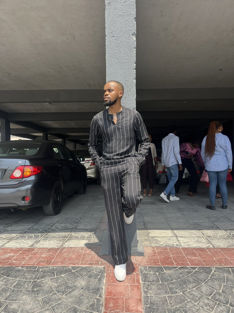 oseyithegreat's tweet image. TGIF. 

👕👖 - @OseyiAdams