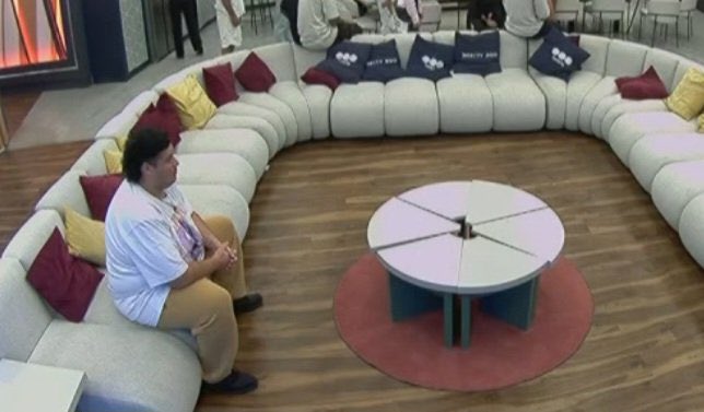 yo siendo puntual esperando a q mi amiga impuntual pase a buscarme