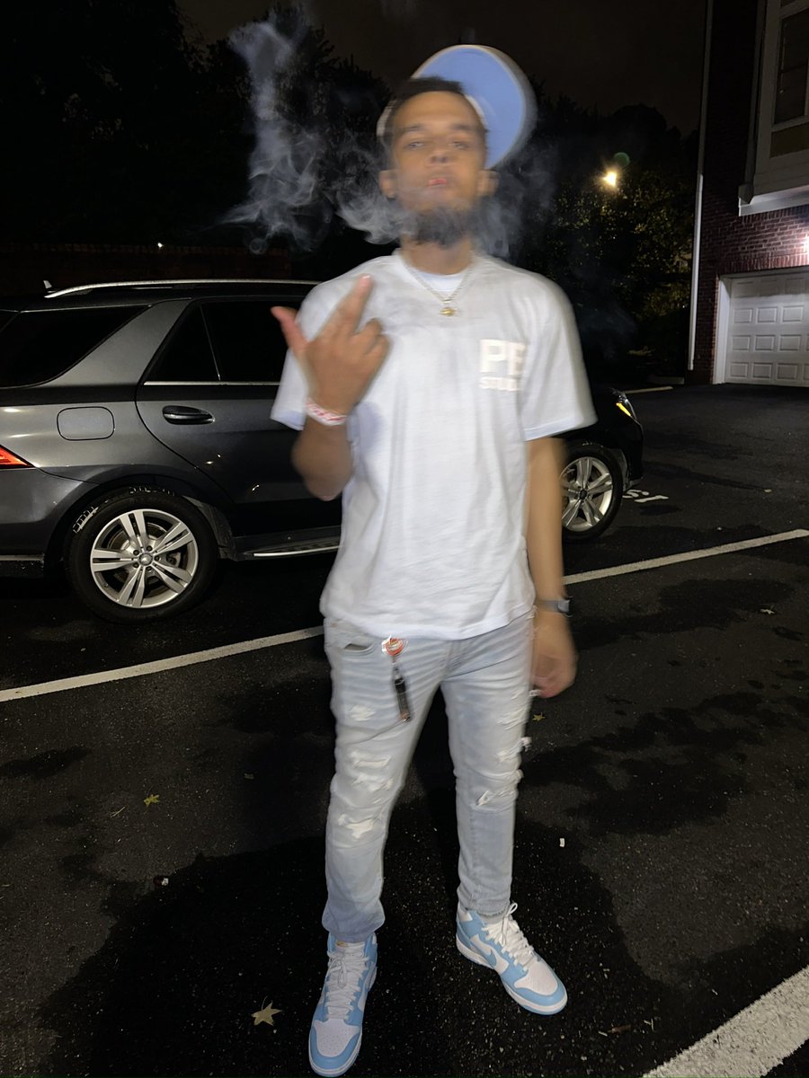 CJ™️ tweet media