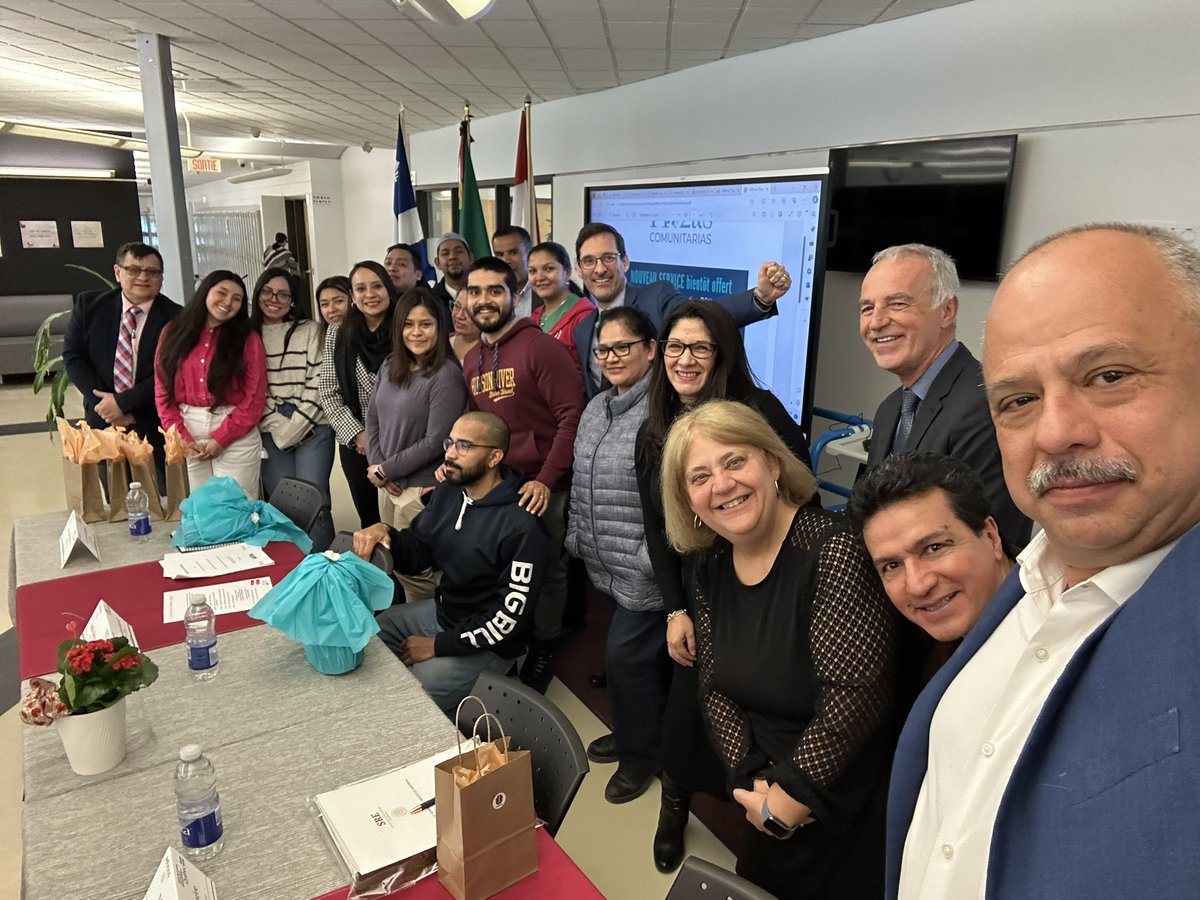 luisgure's tweet photo. Aperturamos la 2da Plaza Comunitaria @INEMexico @IME_SRE en 🇨🇦 en el centro de servicios escolares CSSBE de la región Beauce-Etchemin,  se enfocará principalmente  en trabajadores agrícolas del programa PTAT.  Muchas gracias a @aestivill y al equipo del consulado 🇲🇽 en Montreal https://t.co/OdLDegMxJ5