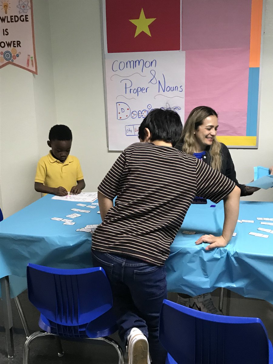 Academia around the world! Kiddos were able to visit different countries and practice their reading and math skills. @THeightsTAG @MJJackson1906 @CounselingDISD