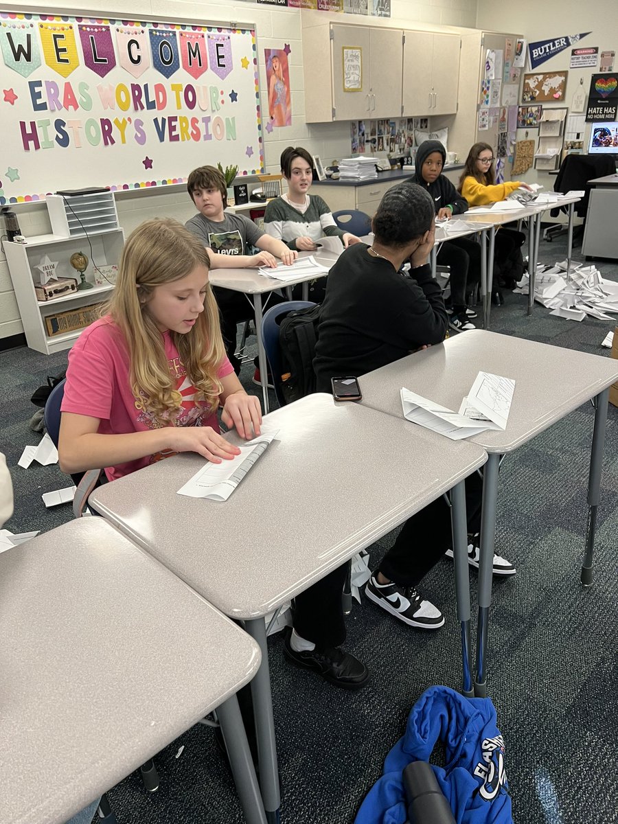 Edgewood Intermediate School tweet media