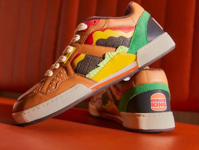 🍔👟 La nota catena di #fastfood #BurgerKing lancia oggi a Milano un modello di sneakers in edizione limitata con una maxi installazione

>>> t.me/GioDiT/2474 <<<
In diretta dal canale #Telegram #GioDiT 

 #innovation #digitale #food #23febbraio #brand #lidl #djset