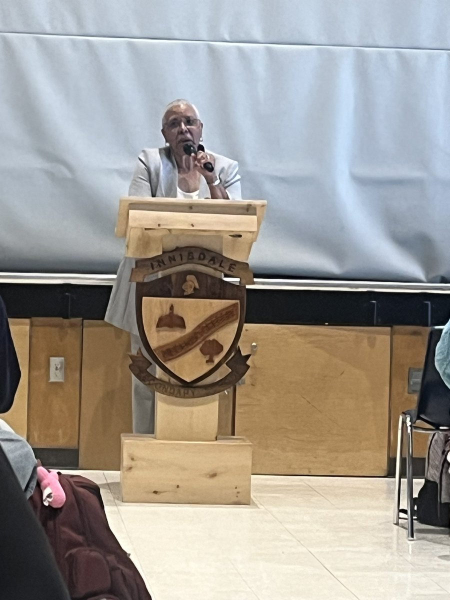 Thank you to Chancellor Chambers of the University of Guelph for your inspiring words on “belonging where you believe you belong!” <a href="/InnisdaleSchool/">Innisdale Secondary School</a>