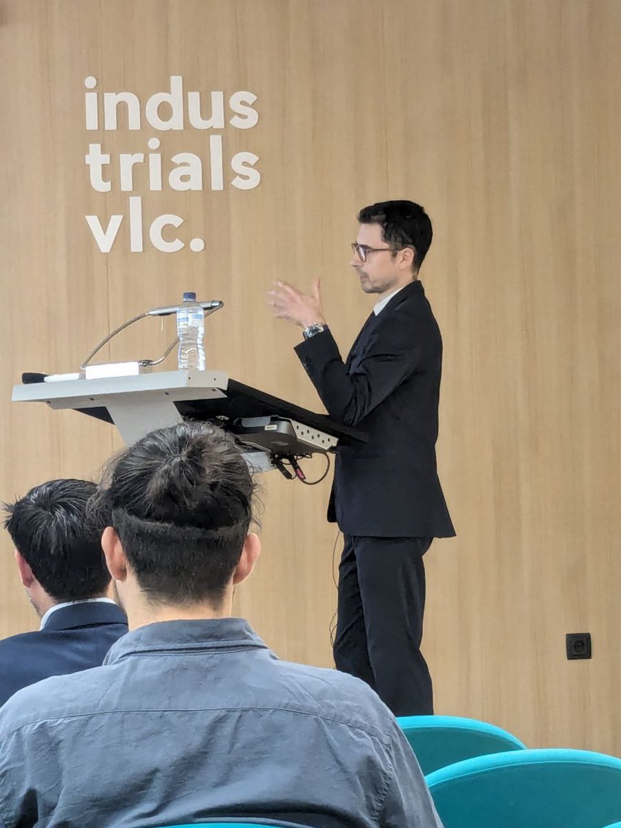 BDSLab_UPV's tweet image. Nuestro compañero Pablo Ferri  ha defendido su tesis doctoral "Deep Continual  Multimodal Multitask Models for Out-of-Hospital Emergency Medical Call  Incidents Triage Support in the Presence of Dataset Shifts" 🎉 🎉
Esperamos contribuir a mejorar el triaje en las llamadas al 112