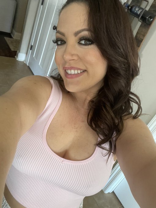 Taking a break from getting tickled https://t.co/XAwEhuUsuO