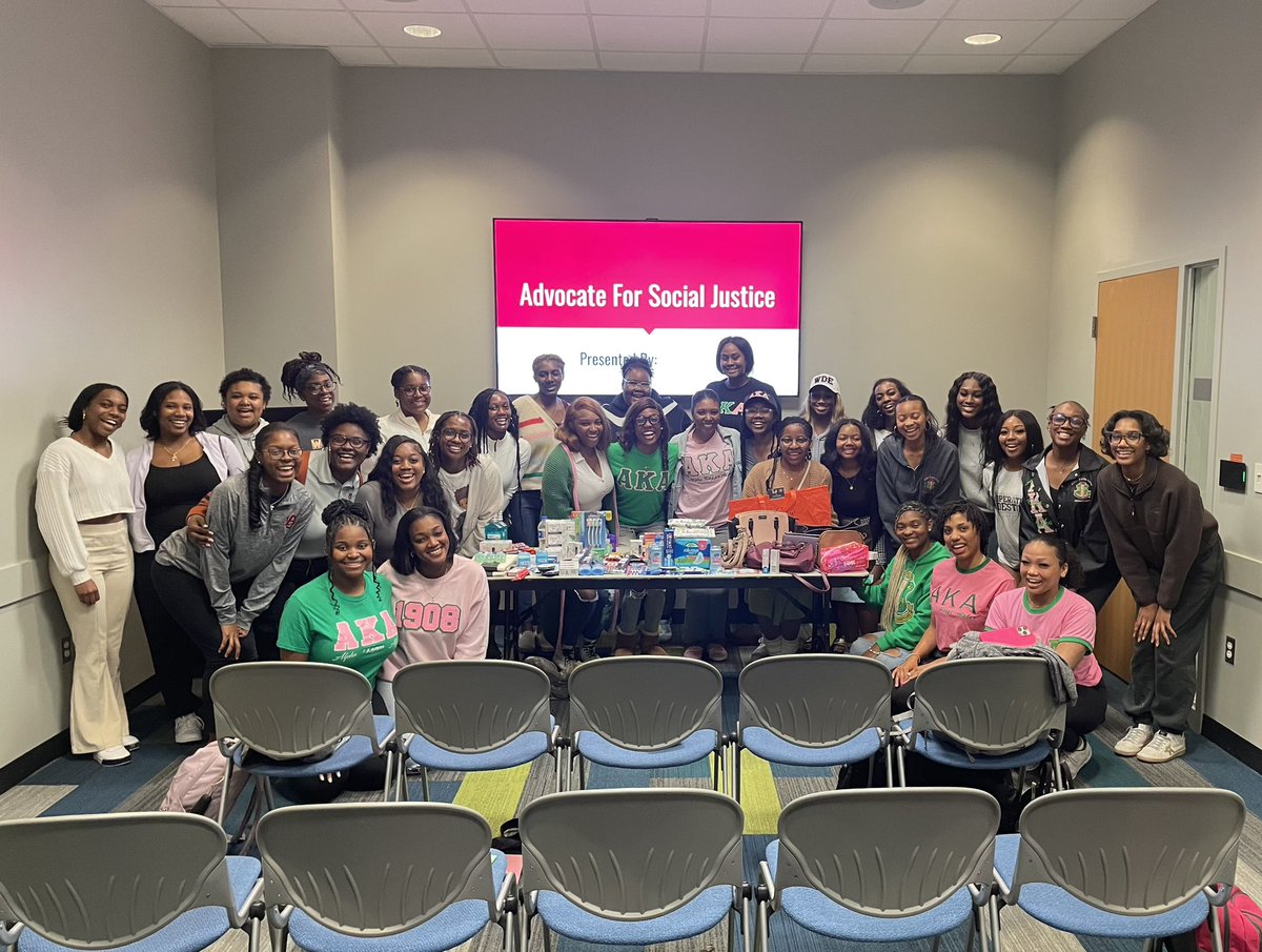 KXPearls's tweet photo. Yesterday, the ladies of the Kappa Chi Chapter hosted an event to discuss the U.S. prison and criminal justice system. Over 50 items were donated including purses to pack starter kits to donate to a local prison for women following their release. https://t.co/cBmWdiPoAX