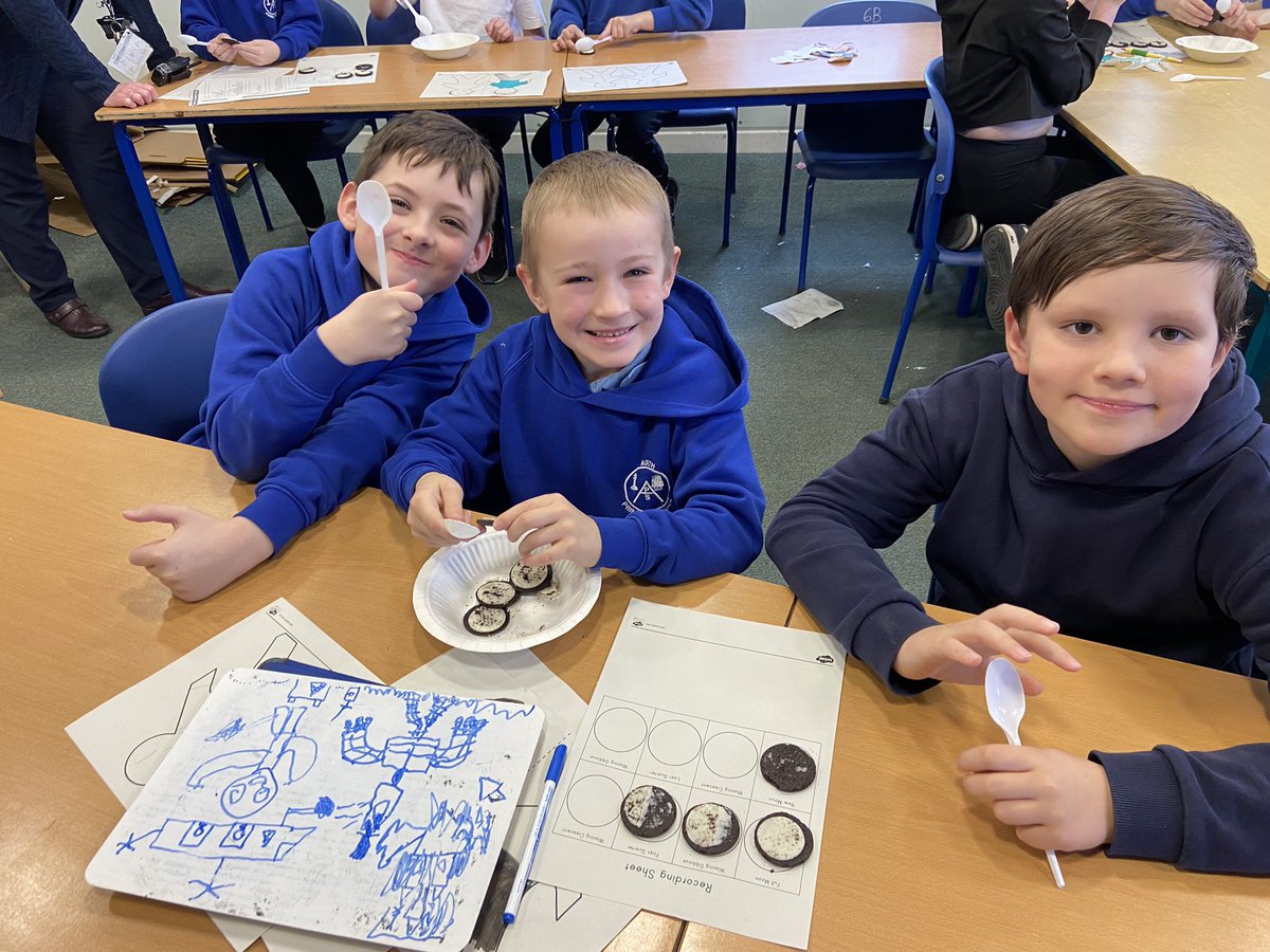 MissManson_APS's tweet photo. Primary 4 have investigated the seasons this week which linked to our Time and Space topics, by using calendars as well as exploring the position of the sun. We finished off the week by learning about the 8 phases of the moon with the help of some tasty treats…🌒🍪 @airthprimary https://t.co/pGEaAknasd