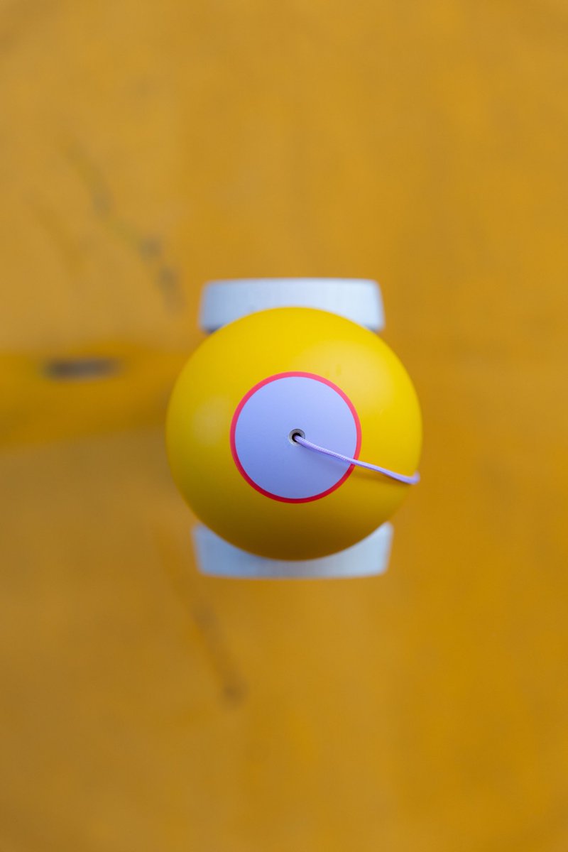 sol kendamas - vibes - soya 

玉はマット塗装　オーストラリアの豆乳BONSOY（ムームー店主愛用で店でもチャイやホットチョコに使います）からインスパイアのカラーパターン。
けんは2UPシェイプです。中皿穴あり。

3月からベイス先行販売開始予定。発送まで少しお時間かかります。