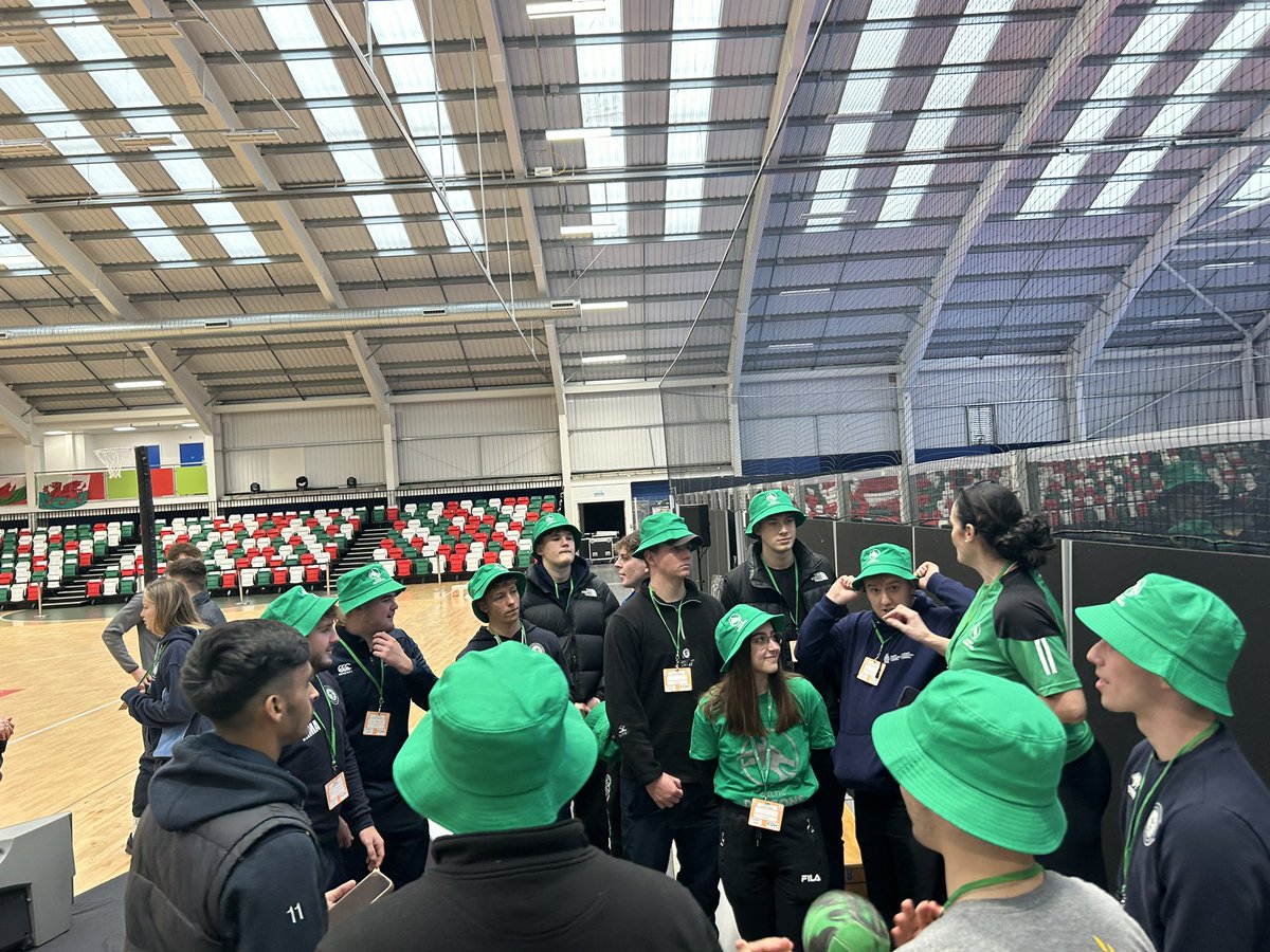 CardiffMetSM's tweet image. Our Sport Management level 5 students are at the @cardiffdragons_ game supporting the event set up and delivery. A great opportunity to be involved in an elite sporting event 👏🏻👏🏻