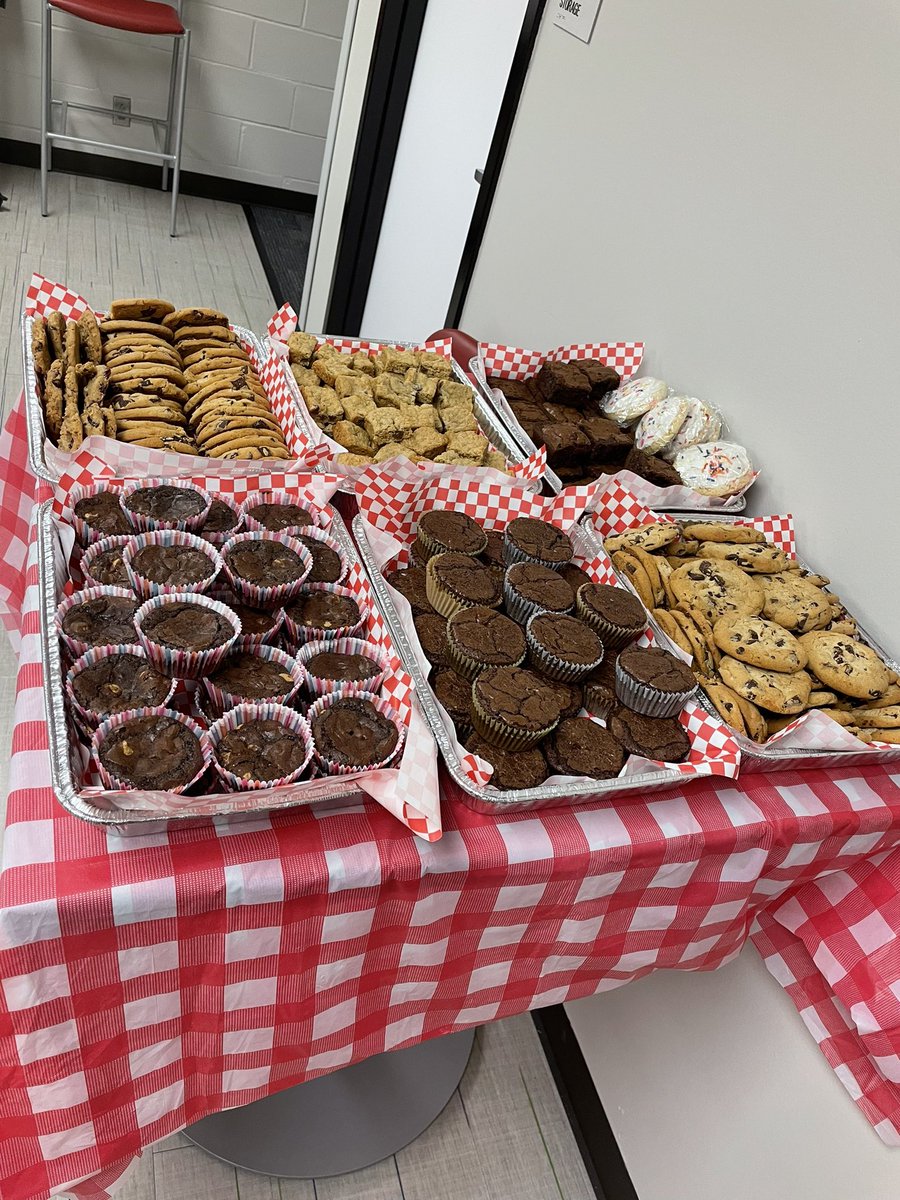 dkphan31's tweet photo. Thank you @CyFairYeager teachers and staff and our fabulous  VIPS for  a wonderful  chili cook off! https://t.co/PTKlZk5Gf0