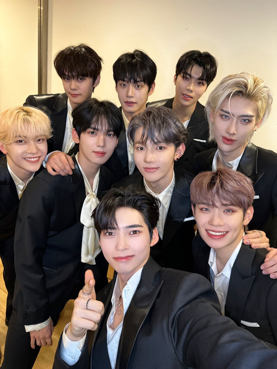 ㅤ

Allow me to present the appeal of the group that recently secured both the Rookie of the Year and Artist of the Year honors.

ㅤ ㅤ