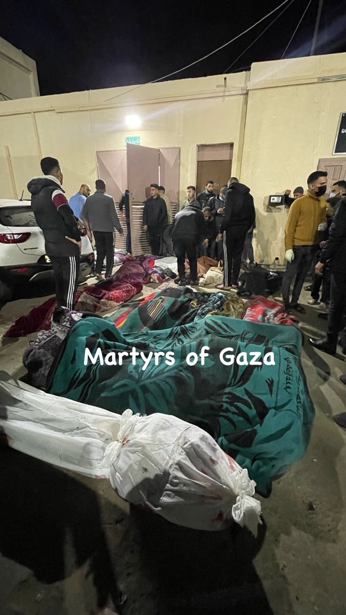 GazaMartyrs's tweet photo. 🇵🇸| BREAKING NEWS | A new massacre committed by the Israeli occupation in Deir al-Balah has just occurred, resulting in 22 martyrs and dozens of injuries, most of whom are women and children. 

* This photo is now from the Al-Aqsa Hospital. https://t.co/mmWkTLva2Q