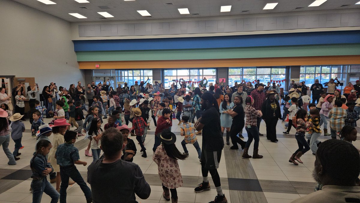 LasheFleming's tweet photo. @CFISDAndre #LEADsTheWay as our 1st and 2nd graders perform for Go Texan Day. We push our Leopards 🐆  to #BOTB in all areas‼️🫶🏿 Great job to our Large Group team for your efforts working with our kiddos 👏🏾 #YeeeHaw 
@CyFairISD https://t.co/IPYWKVrWsA