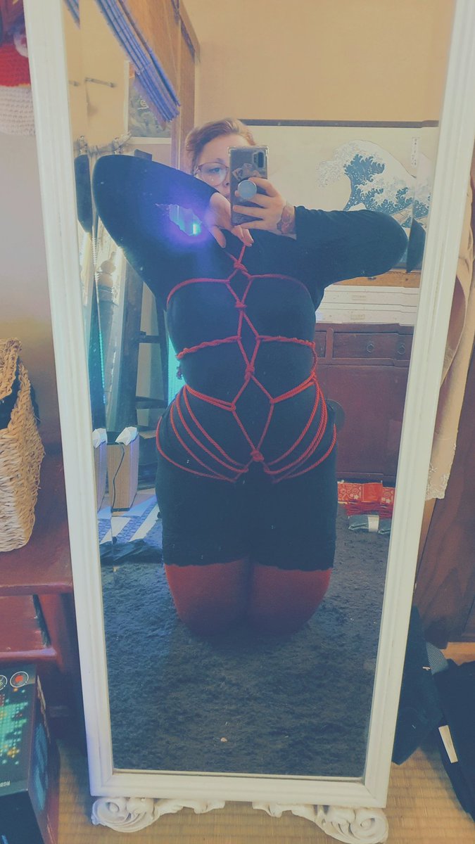 rosefatale's tweet photo. Some rope experiments ❤️ https://t.co/ZDfttVuA42