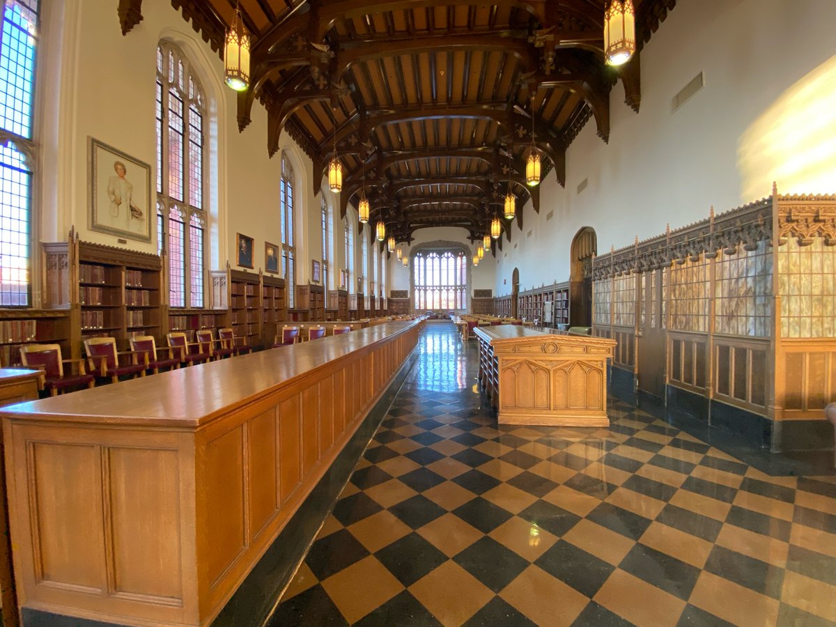 PalmeriJoAnn's tweet photo. Scenes from the #GreatReadingRoom in Bizzell Memorial Library @UofOklahoma this morning #FridayFeeling #OUskywatch #OULibraries https://t.co/dtrDYLXEW7