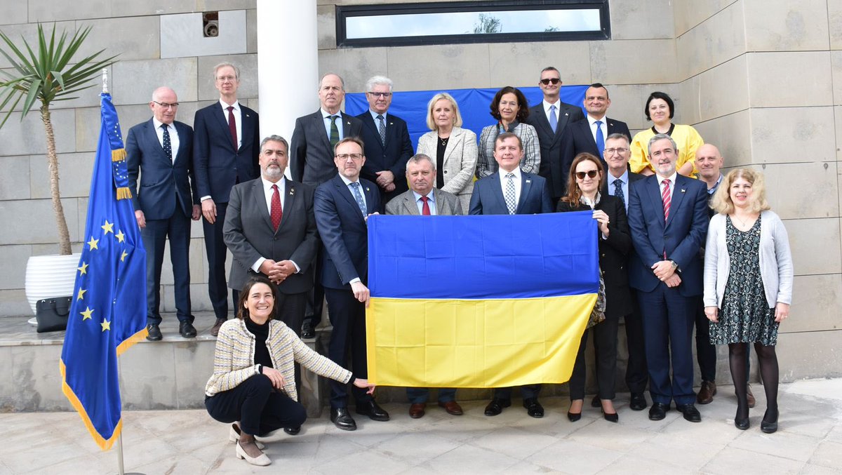 2 years after the Russian invasion of #Ukraine, Team Europe 🇪🇺in Tunis in full solidarity with Ukraine, the Ukrainians and 🇺🇦 Ambassador Volodymyr Khomanetz #StandWithUkraine #EU2024BE 🇧🇪 🇺🇦🇪🇺