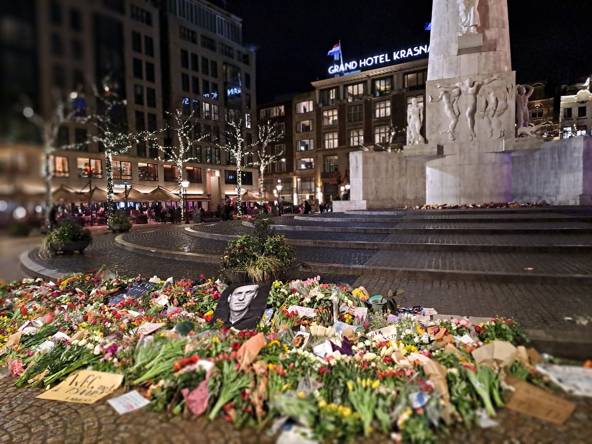 lianacafolla's tweet photo. Floral tributes to Navalny in Amsterdam's Dam Square. https://t.co/ioKCSoV3lc