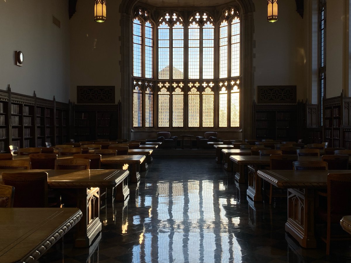 Scenes from the #GreatReadingRoom in Bizzell Memorial Library @UofOklahoma this morning #FridayFeeling #OUskywatch #OULibraries