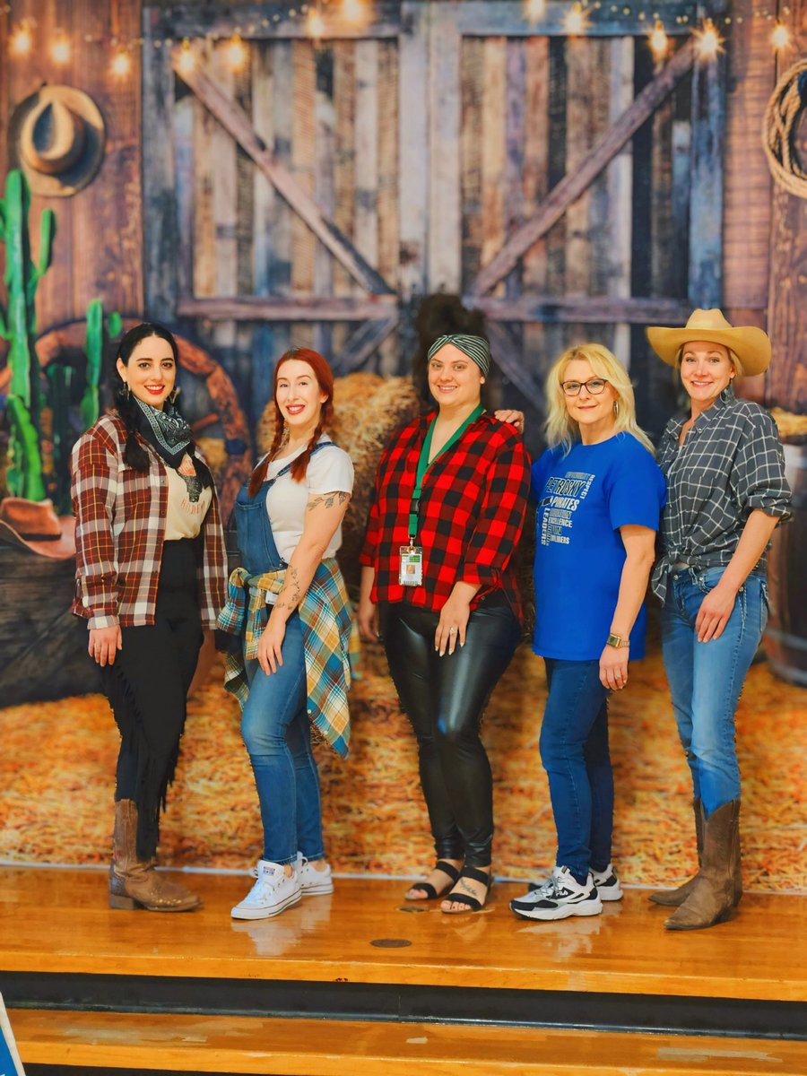 Another successful Rodeo Day! @PetroskyPirates. Love my team! @Rach_AliefArt @PETROSKYMUSIC80 @tammydonnell7 #GoTexanDay