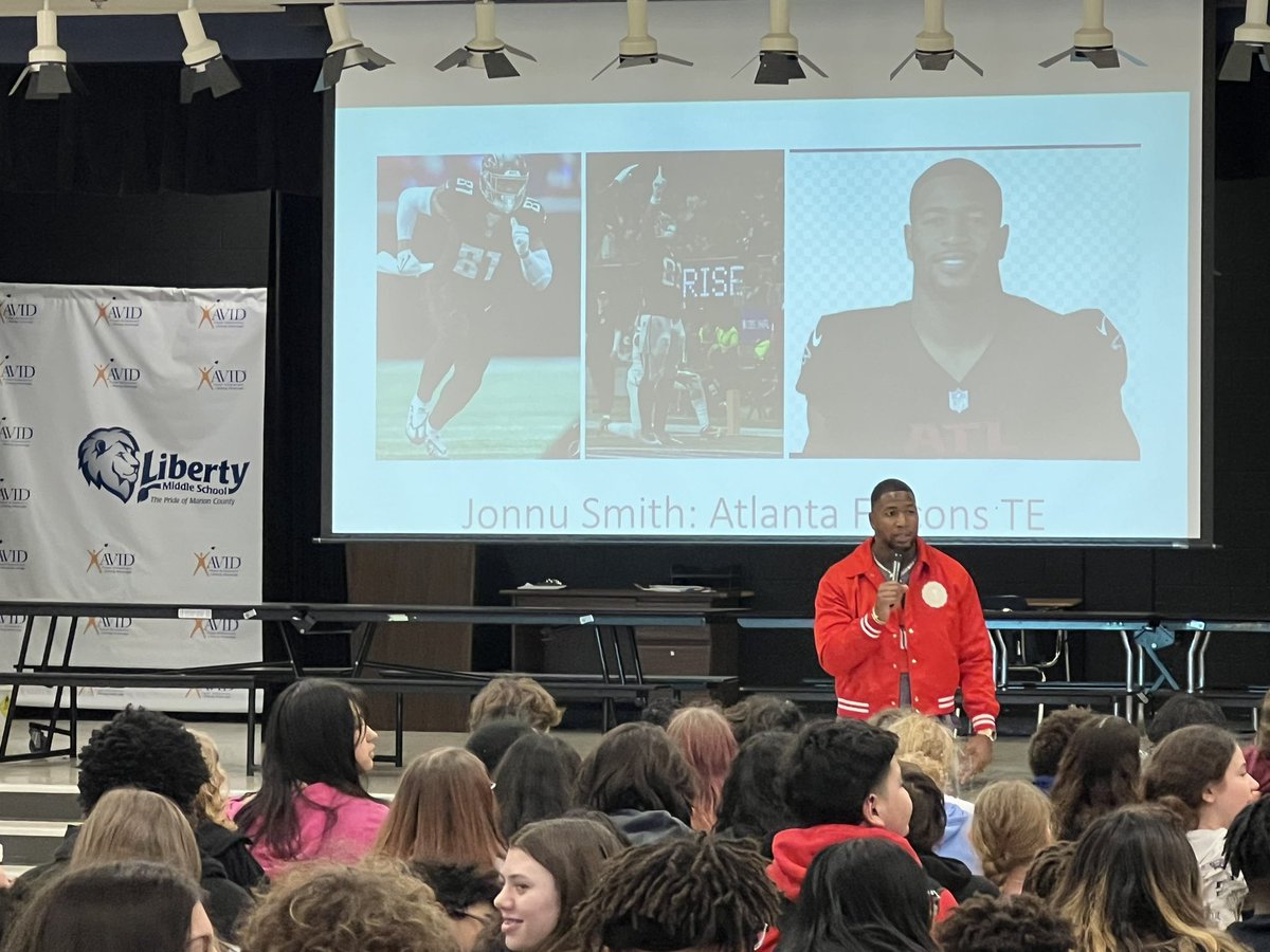 Atlanta Falcons tight end Jonnu Smith, a @WestPortHigh graduate, came and spoke to our eighth grade class today about the importance of dedication and persistence in education and in life. What a great testimony! #BringYourBest @MarionCountyK12 @MCPSSecondary