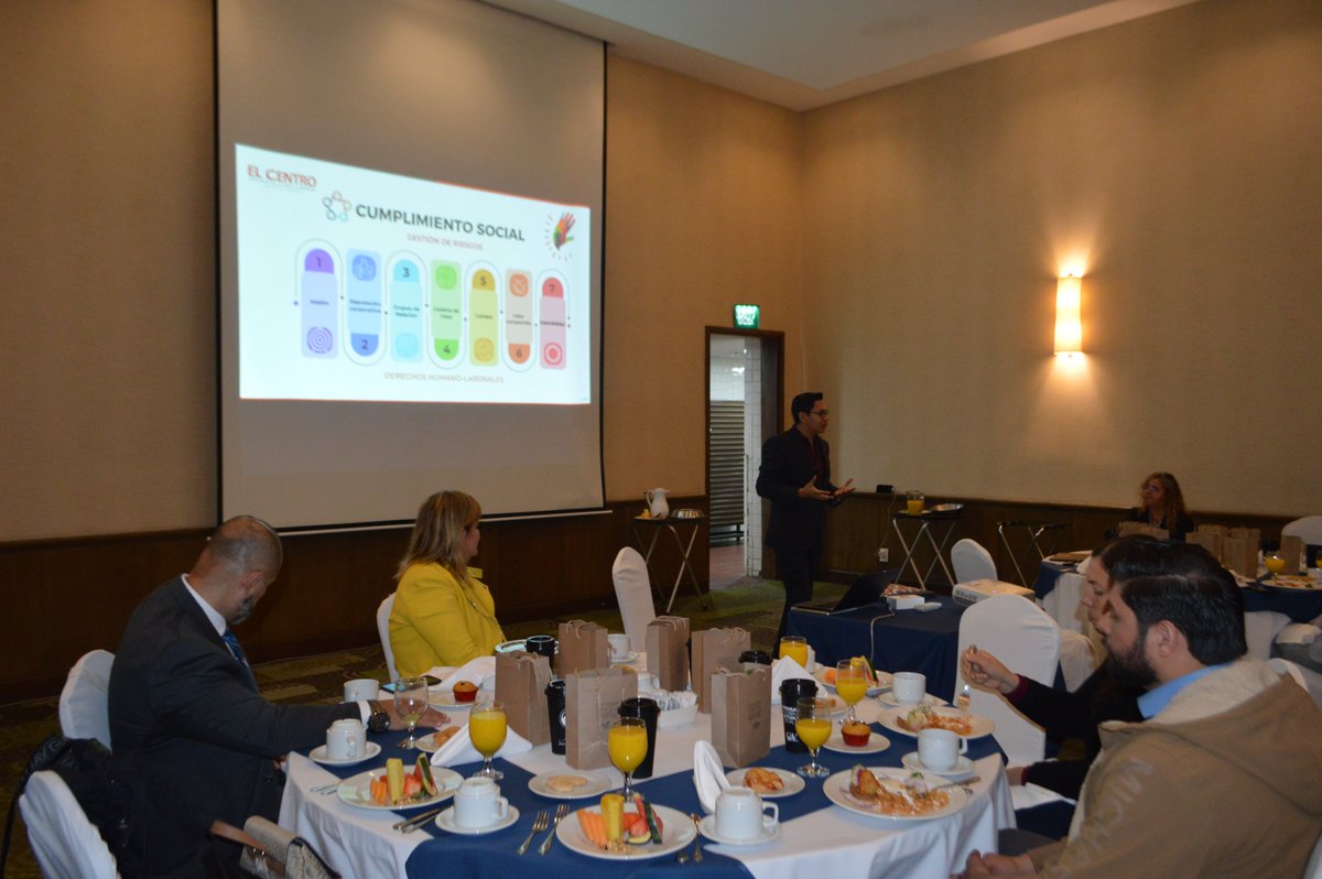 CentroDerechos's tweet photo. El 9 de febrero @CentroDerechos fue invitado a participar en el desayuno de directores, organizado por Montserrat Figueroa Directora de Sustentabilidad de CRV &amp; Co, donde presentamos los "Desafíos y experiencias en Derechos Humanos para la Sostenibilidad Empresarial" 
#ESR #RSE https://t.co/AfRC5UgPbC