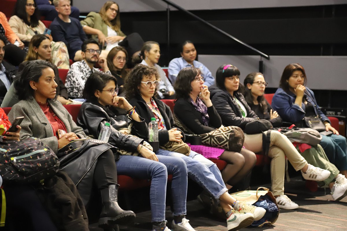 🌼💧¡Agradecemos mucho la participación de todos y todas, pues tuvimos la sala llena!

#EnLaLínea #Defensoras