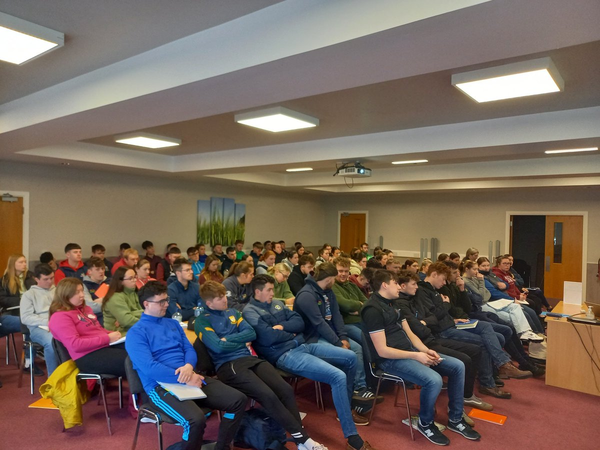 Final year <a href="/DeptOfSciSETU/">Depts of Land & Lab Science SETU Waterford</a> <a href="/SETUAgriculture/">AgricultureSETU (Waterford)</a> students were in <a href="/teagasc/">Teagasc</a> <a href="/TeagascCrops/">Teagasc Tillage Team</a> Oak Park today. Thanks to all the staff who took the time to chat to us