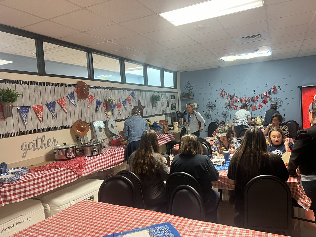 💙💙💙💙💙💙💙💙💙💙💙 A huge thank you to @lakewood_PTO for the Go Texan lunch today!  It was delicious! @TomballISD @deannajporter @BethReads2Learn 💙💙💙💙💙💙💙💙💙💙💙