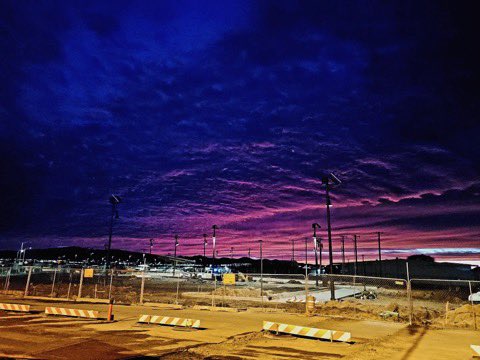 UnitedSAF1's tweet photo. Amazing sunrise this morning in SAF!  @FeAirport @flysantafe @gstevens572 @mikem1181 @Westcoastmike1 @DaveMichMiller #flysantafe #simplysantafe https://t.co/nvpNRZVkz9
