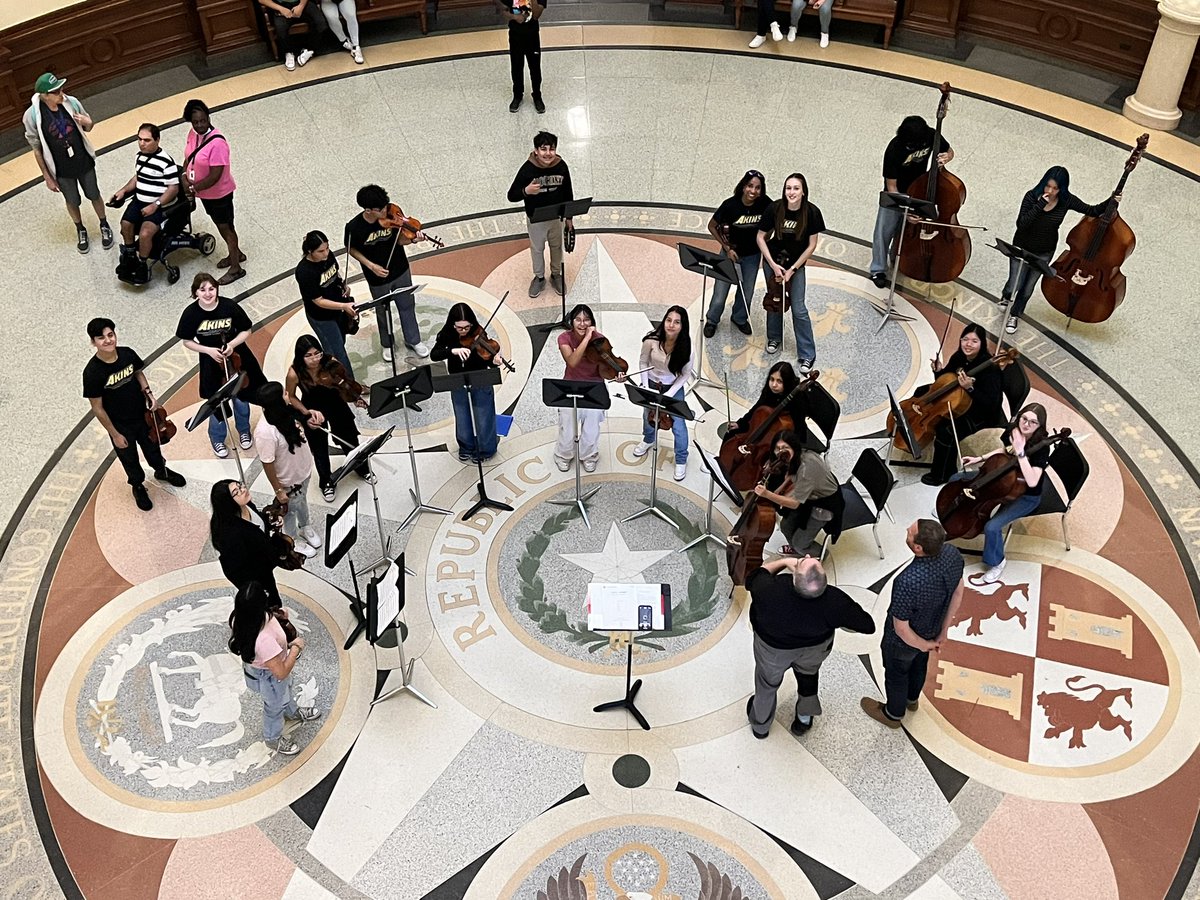 Sitting in with our vertical MS at the Capitol! Kids are having a ball - sounds so cool in here!!! @String_Booster @AkinsAISD @AkinsHSFineArts @AkinsAHA @mrsjendawson @AISDArts