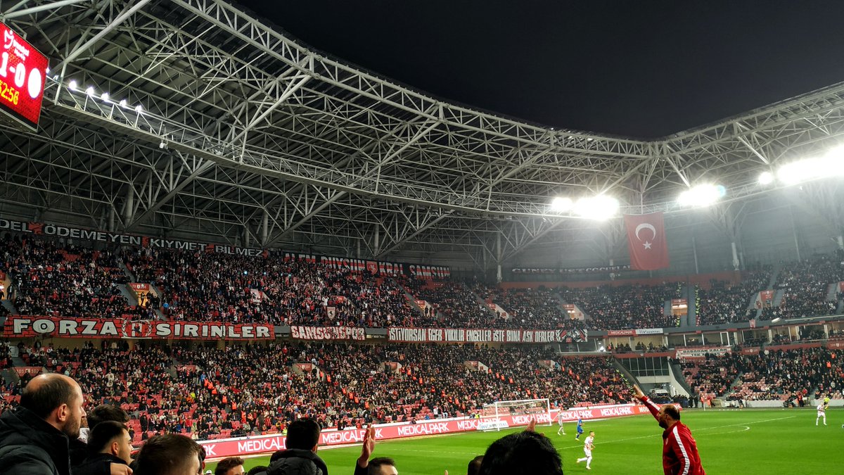 Bugün oynanan Samsunspor - Çaykur Rizespor maçında Samsunspor tribünleri.