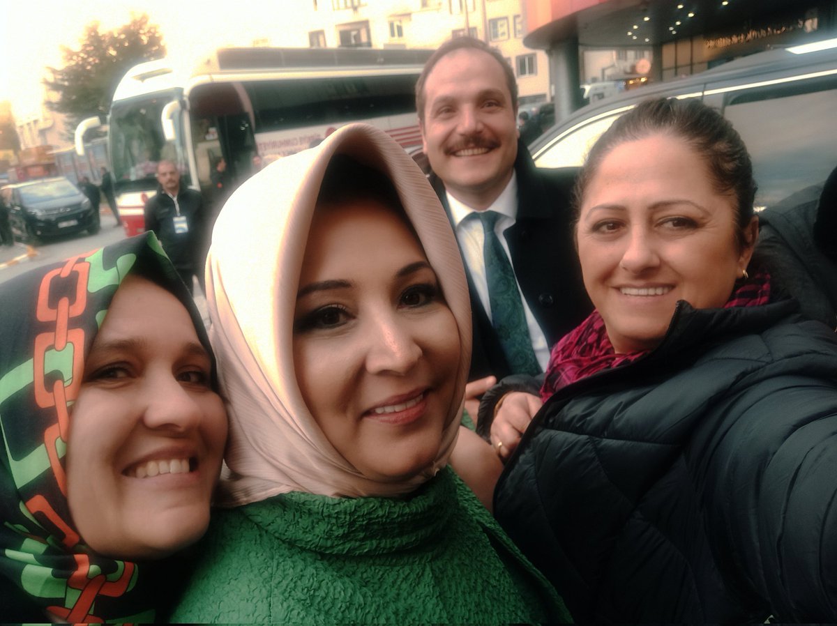 Nilüfer SELVİ 🇹🇷 (@nilufer_selvi) on Twitter photo Cumhurbaşkanımız , Reisimizin yıllardır hep yanında vefalı insan , dava adamı Metin Kaptanoğlu <a href="/metinkaptanoglu/">Metin Kaptanoğlu</a> Cumhurbaşkanımız , Reisimizin yıllardır hep yanında vefalı insan , dava adamı Metin Kaptanoğlu <a href="/metinkaptanoglu/">Metin Kaptanoğlu</a>