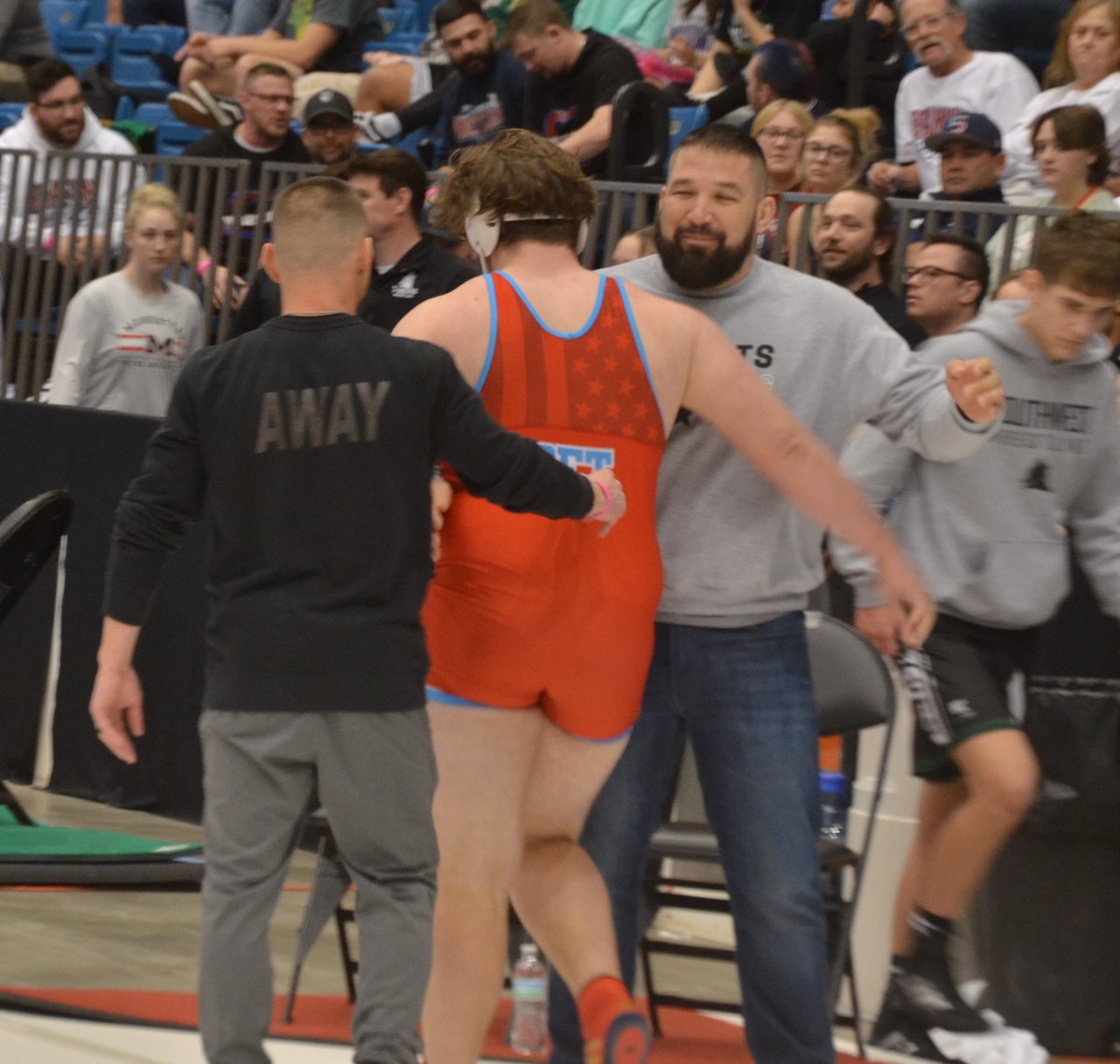 Class 5A state boys wrestling: <a href="/TCOBWRESTLING/">SHHS Wrestling</a> senior <a href="/RykanCarver/">Rykan Carver</a> headed to state championship match after 4-3 semifinal victory. <a href="/SHHSThunderbird/">SHHS Thunderbirds</a> ...
topsports.news/news/class-5a-…