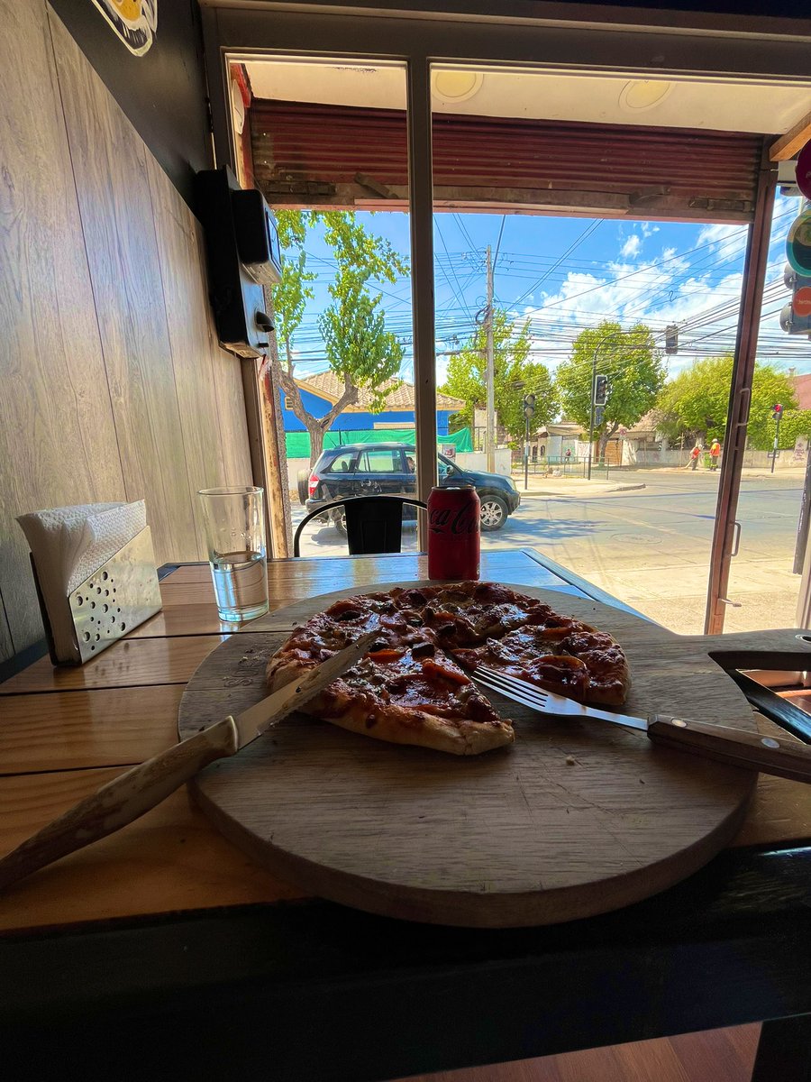 MapaxeCraazy's tweet image. Exquisita Gastronomía, Lugar agradable y un amplio comedor, 💯 Recomendable !!
Calle Victoria 130 Local A - Villa Alemana
#DelNonoPizza
#DeliveryGratis 
#Quilpue #Belloto #VillaAlemana #Peñablanca 

instagram.com/delnonopizzas?…