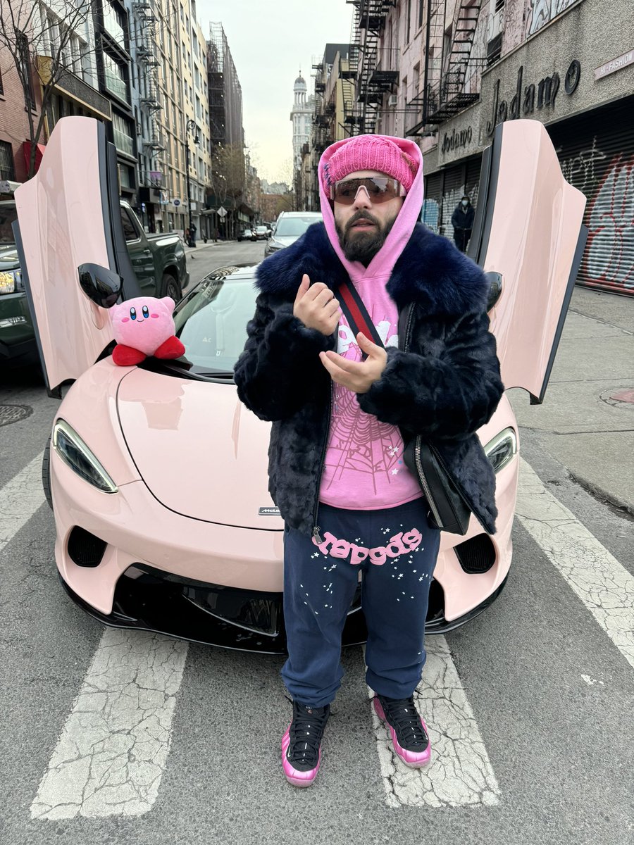 Think She Kirby Cus She Riding Wit A Star ⭐️