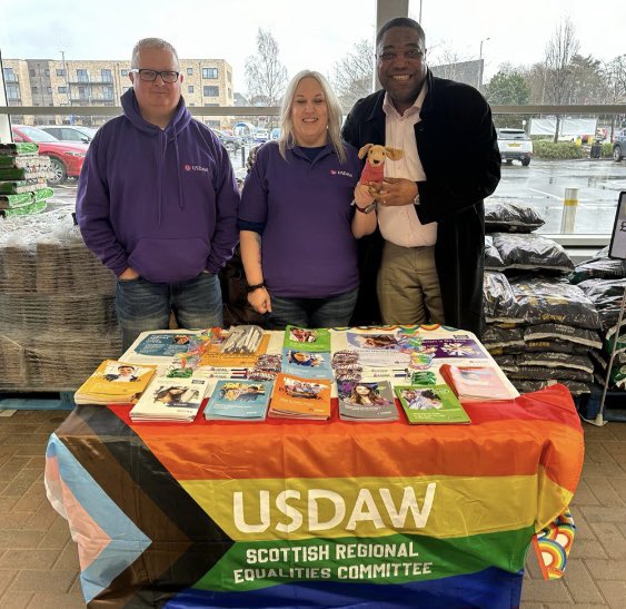 Our Scottish Regional Equalities Committee ran a fantastic campaign in Tesco Corstorphine as we continue to celebrate LGBT+ history month throughout February. Read more about what this month means to our LGBT+ activists and why it’s so important 👉 usdaw.org.uk/Help-Advice/Eq…