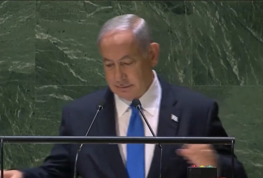 SEJAK BILA MUKA PM ANWAR MACAM PM ISRAEL?

Terima kasih atas penjelasan tuan YB <a href="/saifnasution/">Saifuddin Nasution Ismail</a> kerana menjawab persoalan admin.

TAPI, sejak bila muka PMX macam muka PM Israel? 😅