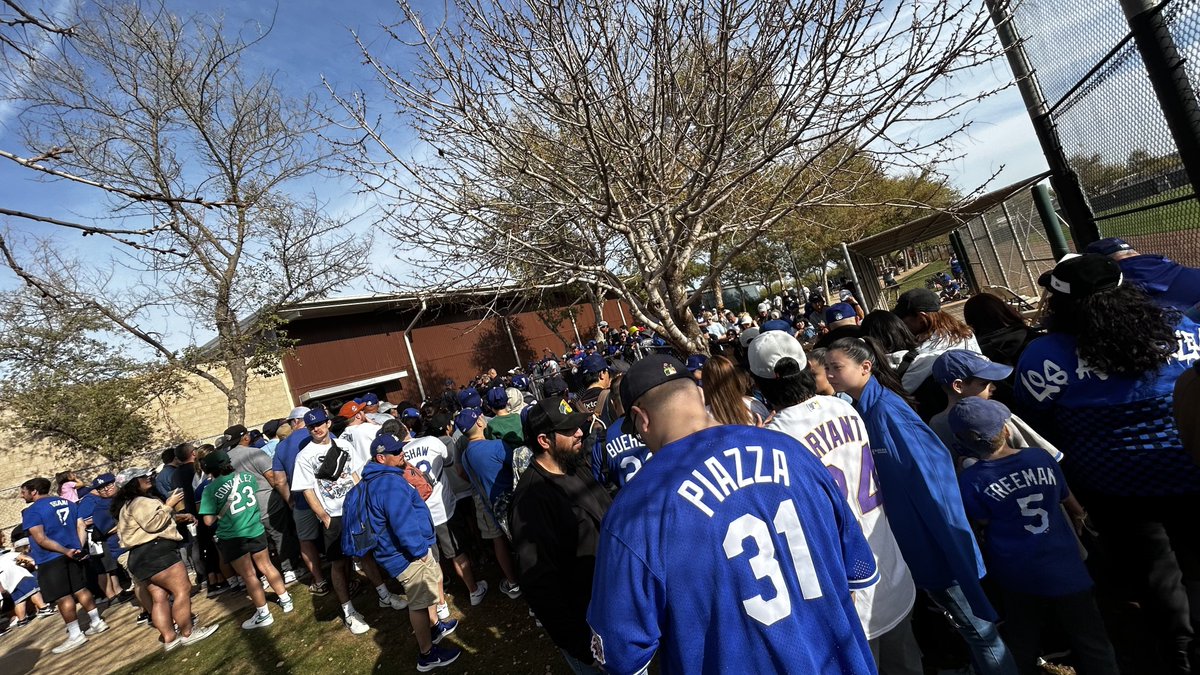 roblespan's tweet image. Amongst the sea of #Dodger Blue at #Camelback!