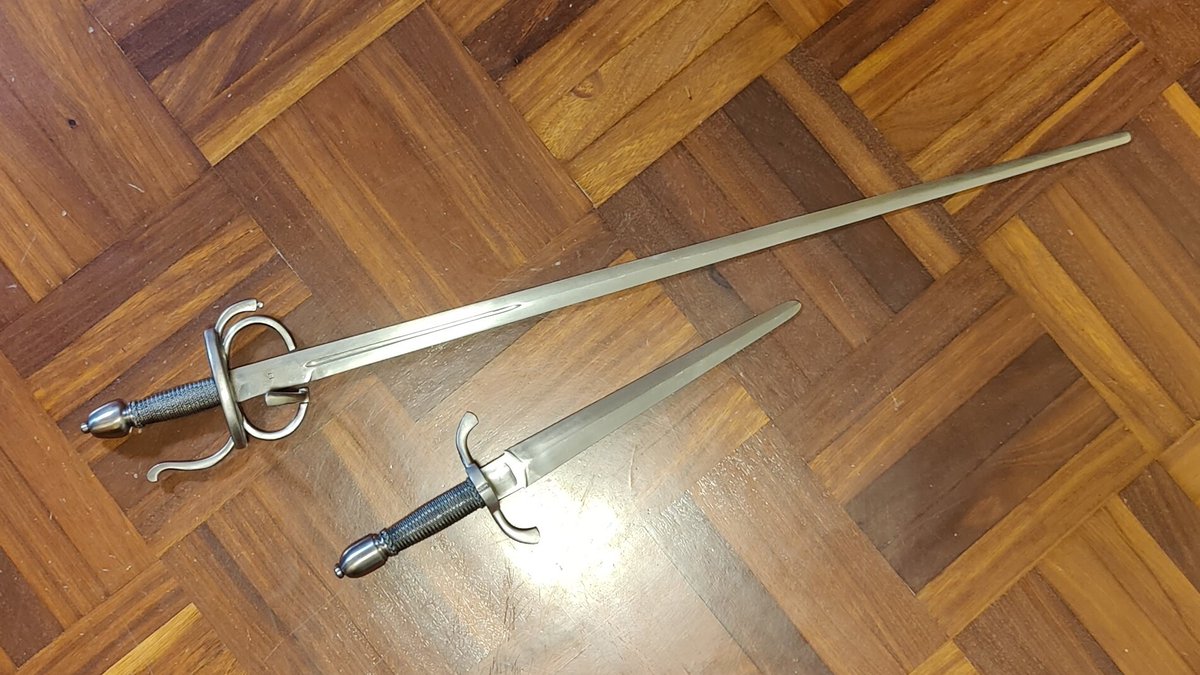 _SEVERVS_'s tweet photo. Dos joyas de Ludek Voboril, recién llegadas de la República Checa 🗡️🗡️
16th century Spanish Sword and dagger #tercios #16thcentury #sword https://t.co/1NNFIkiwh7