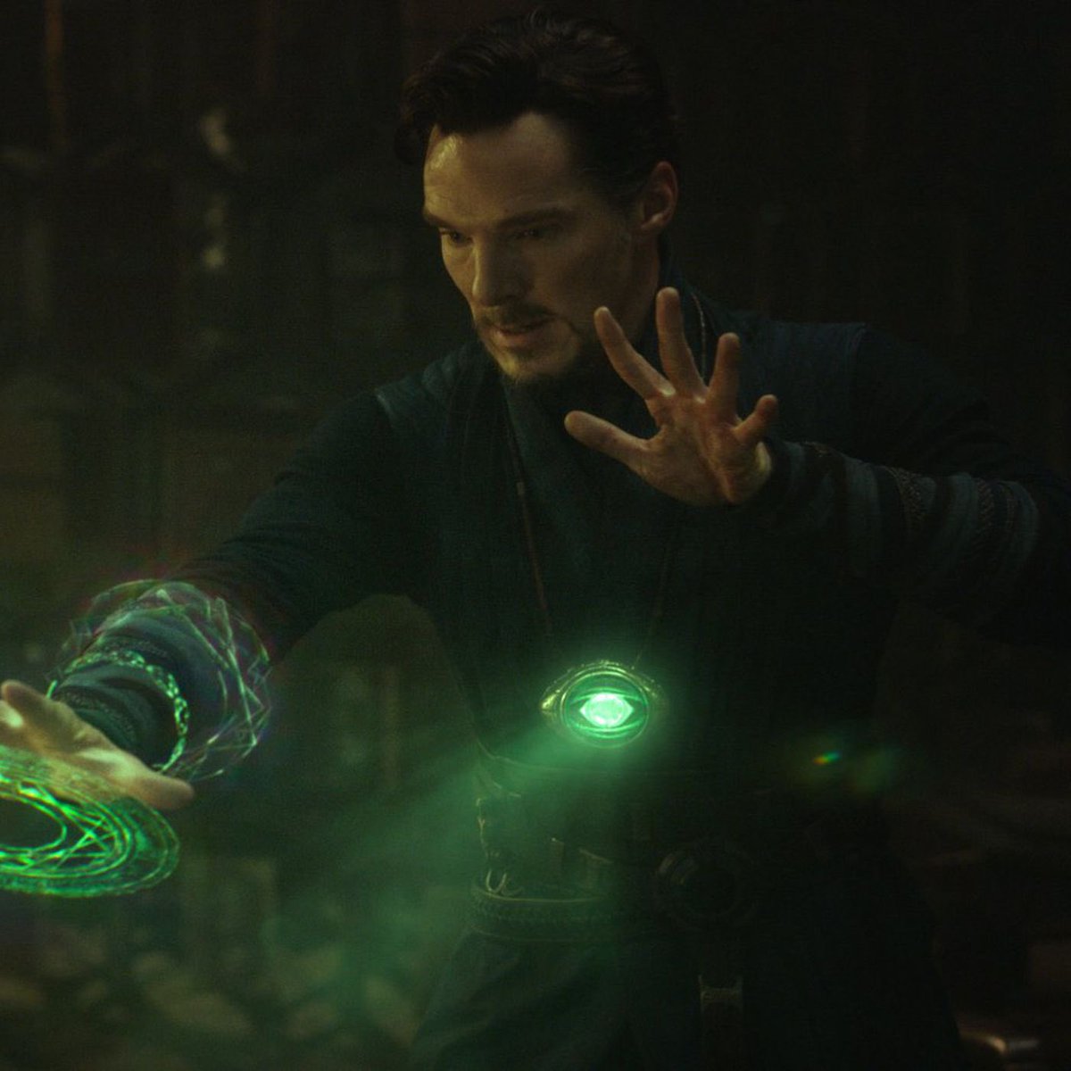 cosmic_marvel's tweet photo. Tom Hiddleston when asked who’s the most powerful sorcerer, #Loki or #DoctorStrange:

“I suppose Doctor Strange is the Sorcerer Supreme, but Loki is a god. They’re both great, slightly different, but great.” #ComfestCon https://t.co/V7OJqaQX3C